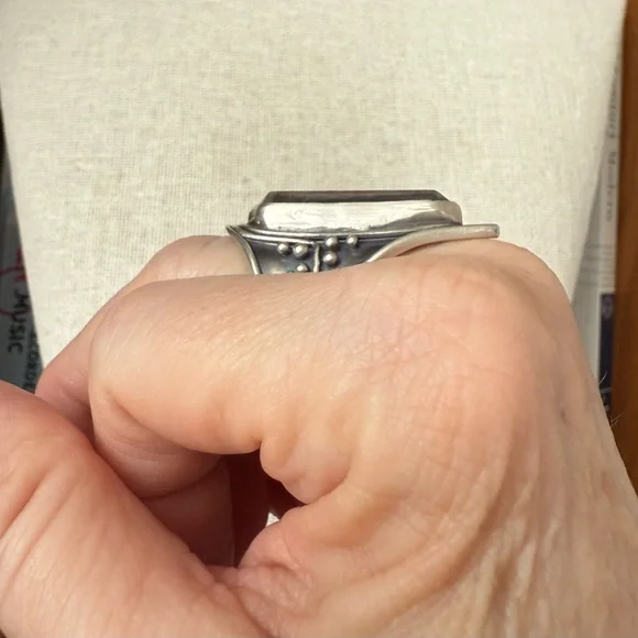 Acid Queen Jewelry Amplifier Ring, Size 8 US - Picture 3 of 9